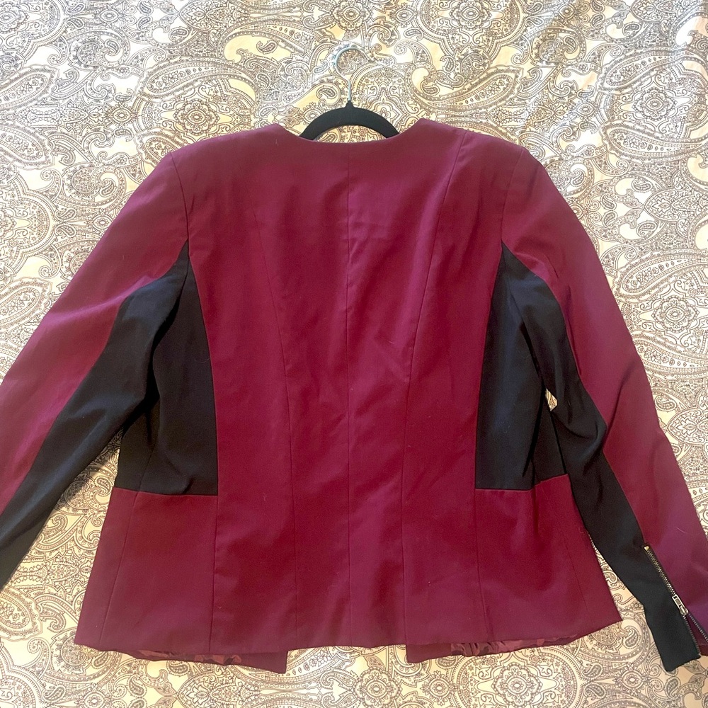 Slimming Business Casual Blazer - Great to channel your inner cooperate queen